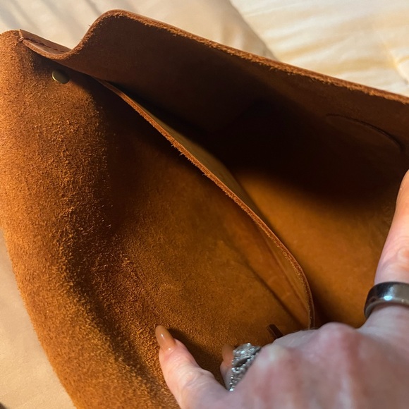 Portland Leather Hawkeye Dakota Tan Crossbody Bag *Retired* - Picture 5 of 6